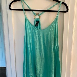 Losse-fitting teal camisole tank